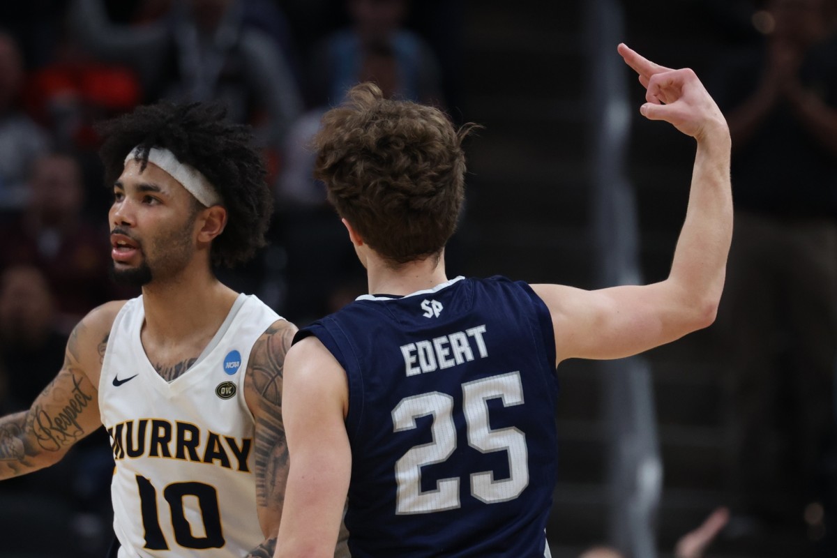 St. Peter's Peacocks guard Doug Edert (25) reacts to play in the second half against the Murray State Racers during the second round of the 2022 NCAA Tournament at Gainbridge Fieldhouse.